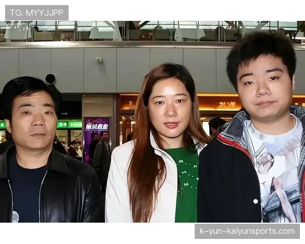 回顾丁俊晖现状：身家过亿，常住国外别墅，大龄富二代妻子气质绝佳